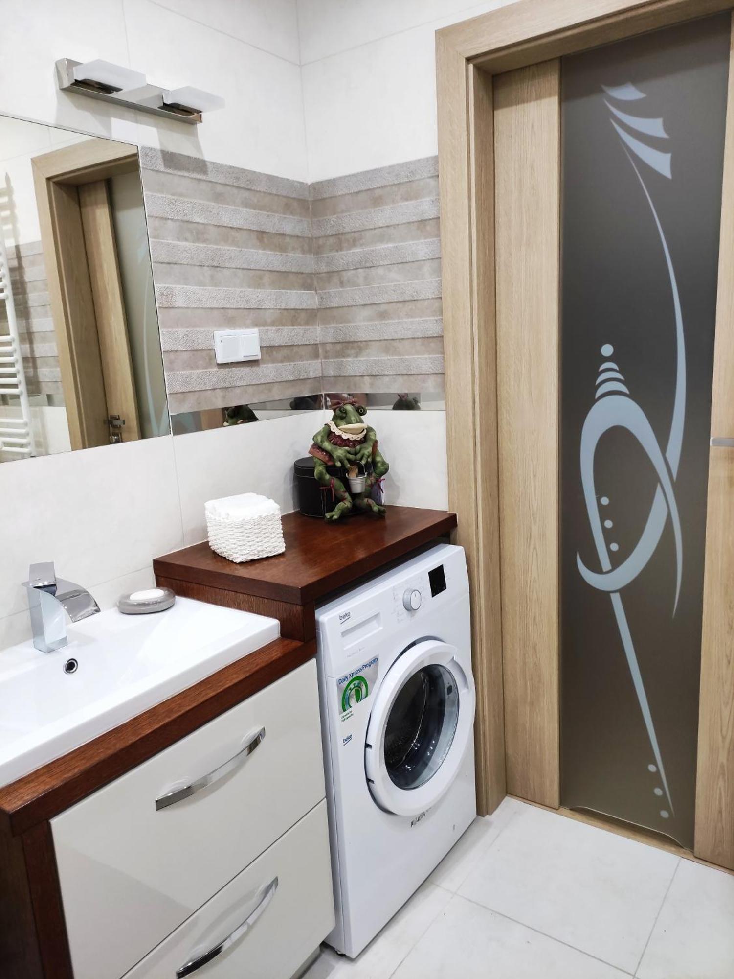 White Lily Apartment *